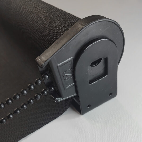 Roller sunscreen negra detalles